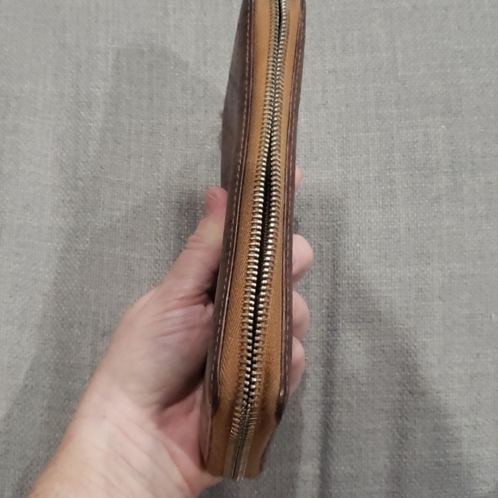 GUCCI GG Guccissima Leather Zip Around Bifold Long Wallet - Picture 7 of 11